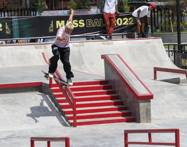 Arik Bagiarta - BS bluntslide