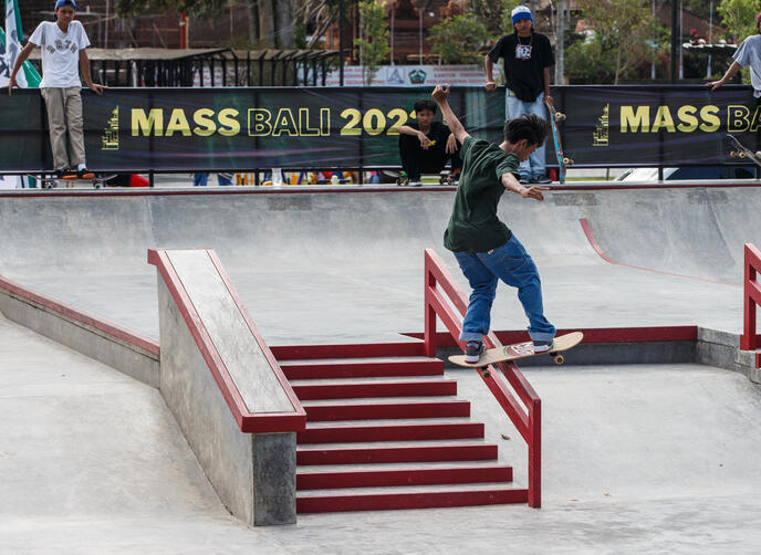 Erlangga Putra - Kickflip FS boardslide
