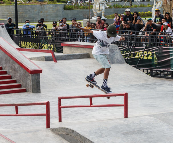 Hafizd Kurniawan - BS 270 lipslide