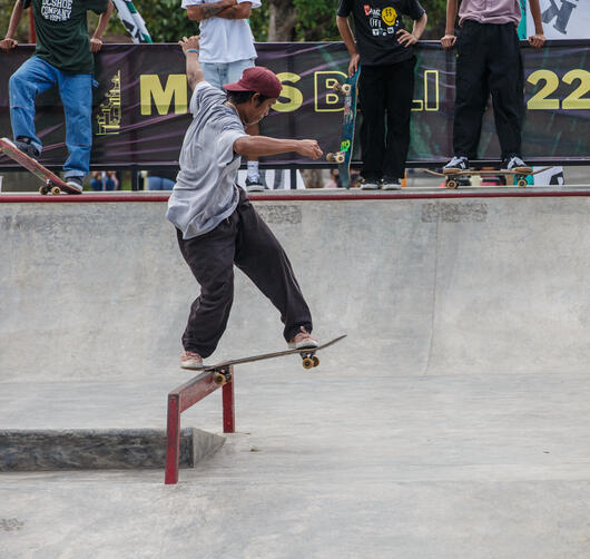 Mak Feliciano - FS bluntslide