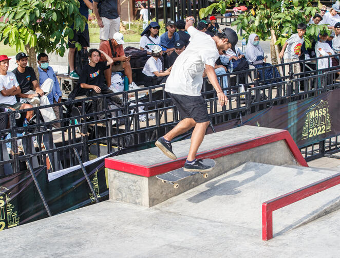 Saphep Tang - BS tailslide bigspin