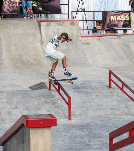 Hafizd Kurniawan - Kickflip FS boardslide