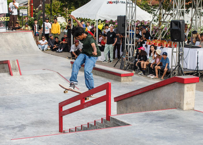 Erlangga Putra - Kickflip FS boardslide