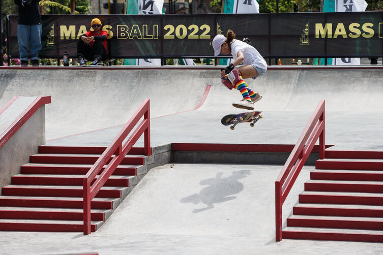 Nathtiyabhorn Nawakitwong - Kickflip