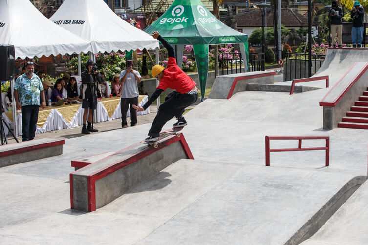 Cindy Lou Serna - FS 5050