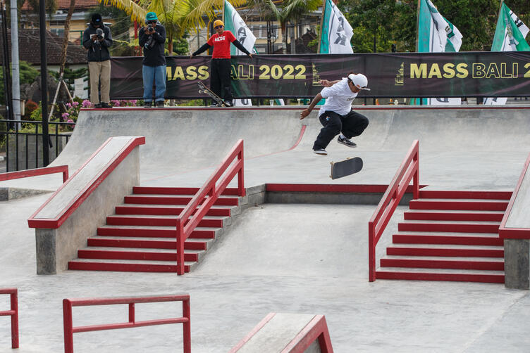 Margielyn Didal - Kickflip