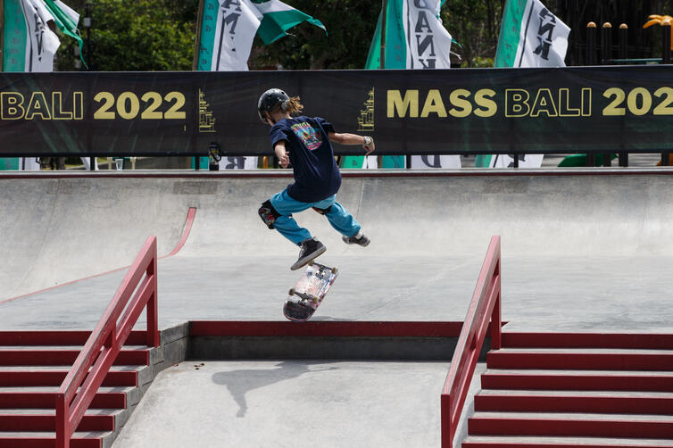 Malana Fairbrother - Kickflip