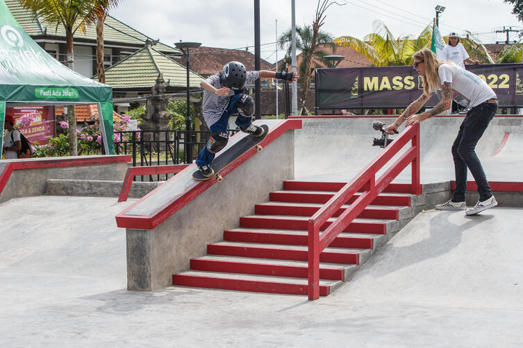 Zeefara Mahika - BS crooked grind