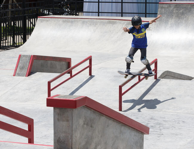 Laetitia Aleeyah - BS boardslide