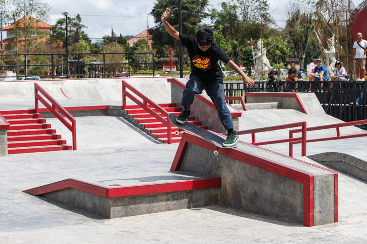 Marcellino Dava - BS crooked grind