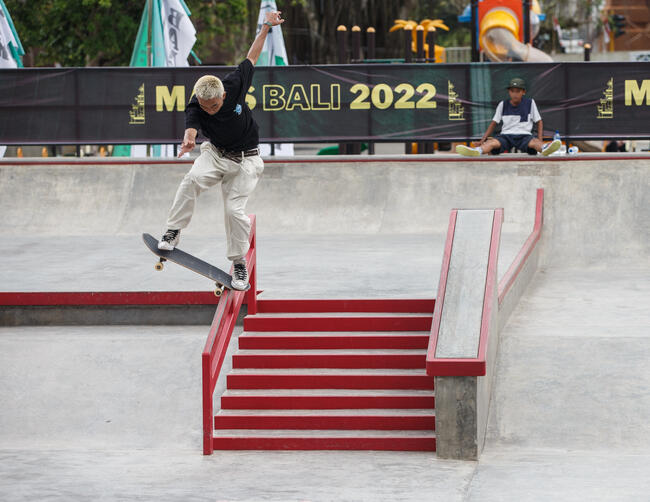 Arik Bagiarta - BS bluntslide
