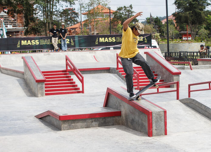 Bayu Satya - FS nosebluntslide