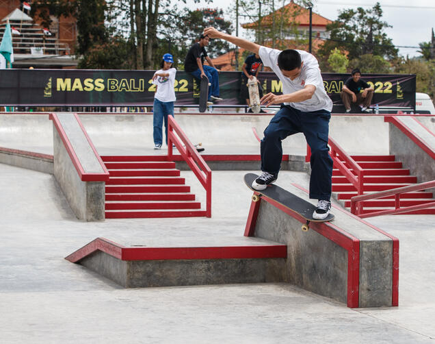 Marker Jirasin - BS crooked grind