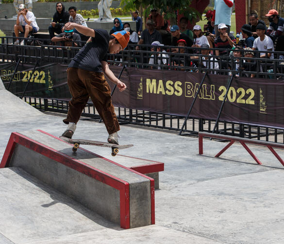 Daegal Hafiz - BS lipslide