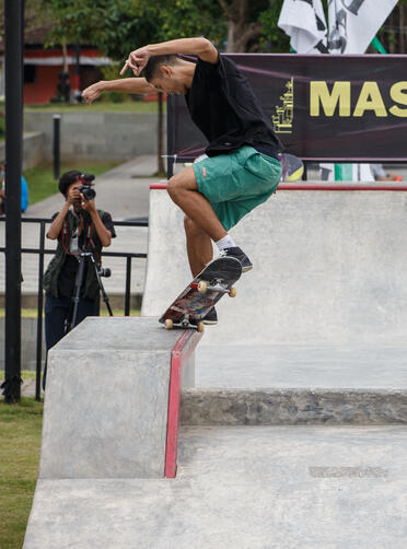 Jasper Dohrs - FS crooked grind